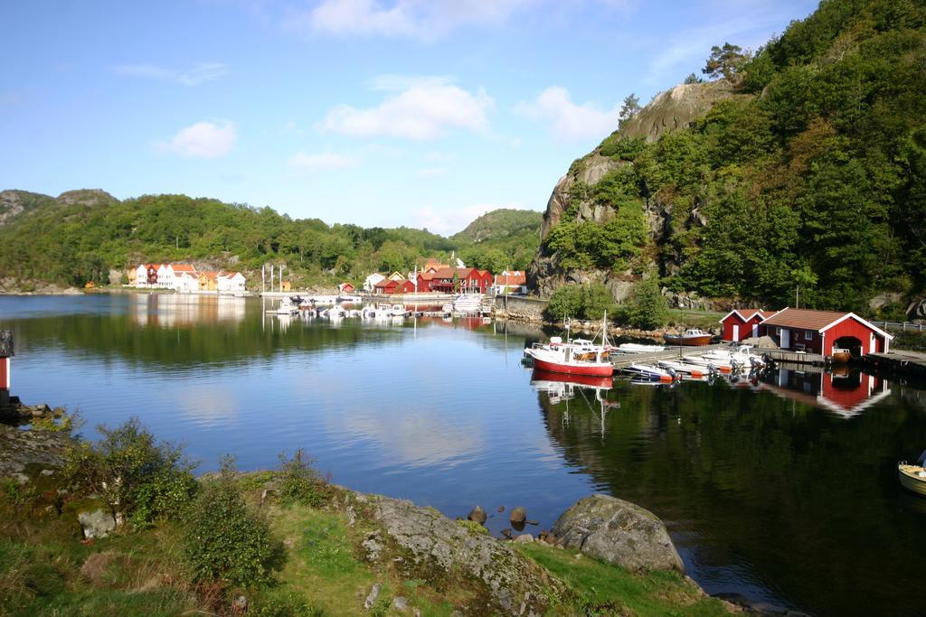 Bjornevag Ferie Hotel Farsund Bagian luar foto