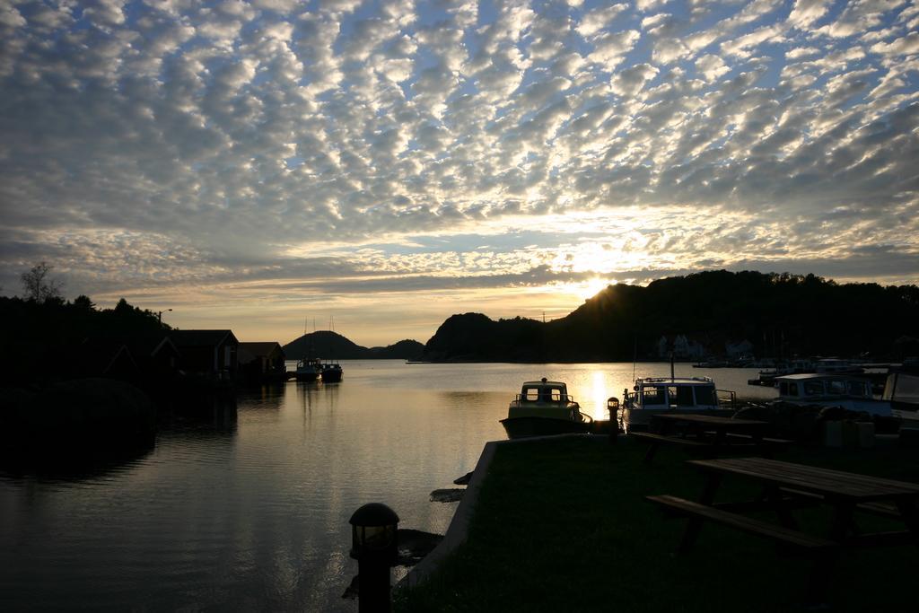Bjornevag Ferie Hotel Farsund Bagian luar foto