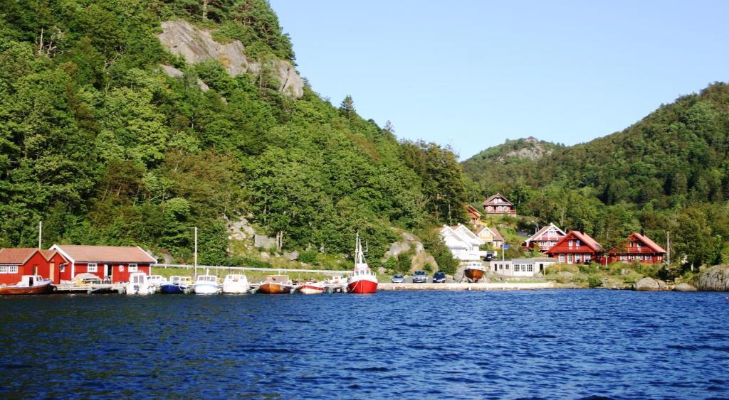 Bjornevag Ferie Hotel Farsund Bagian luar foto
